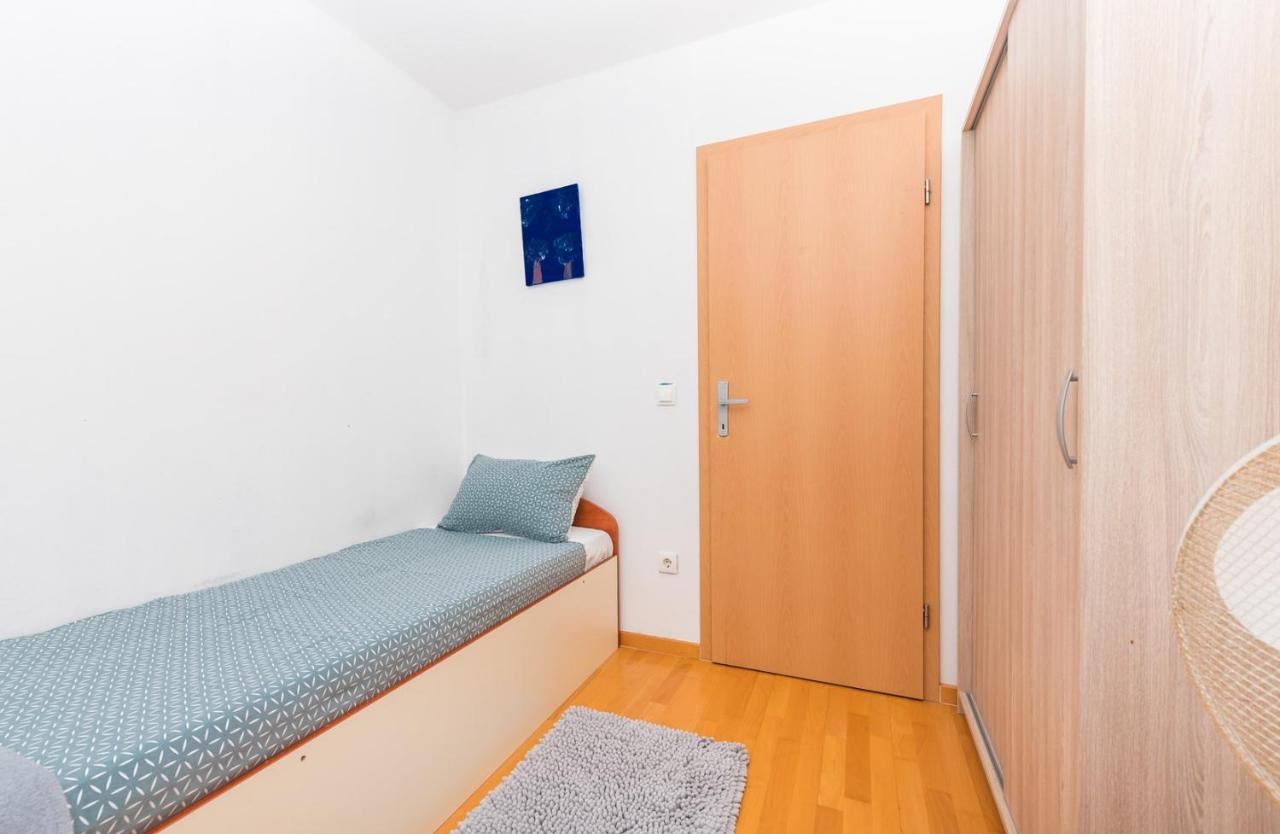 Apartment Sea View In Makarska, Free Parking Екстер'єр фото