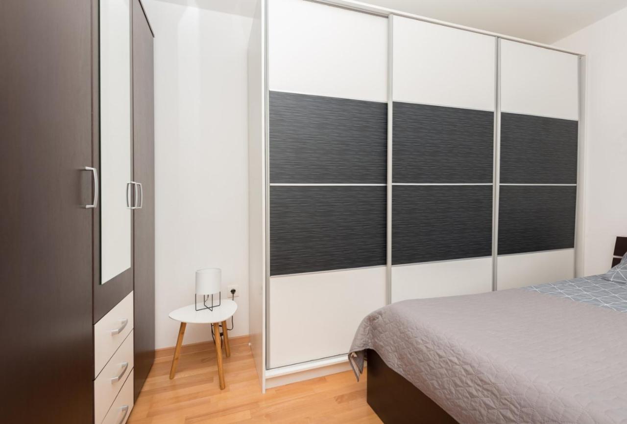 Apartment Sea View In Makarska, Free Parking Екстер'єр фото