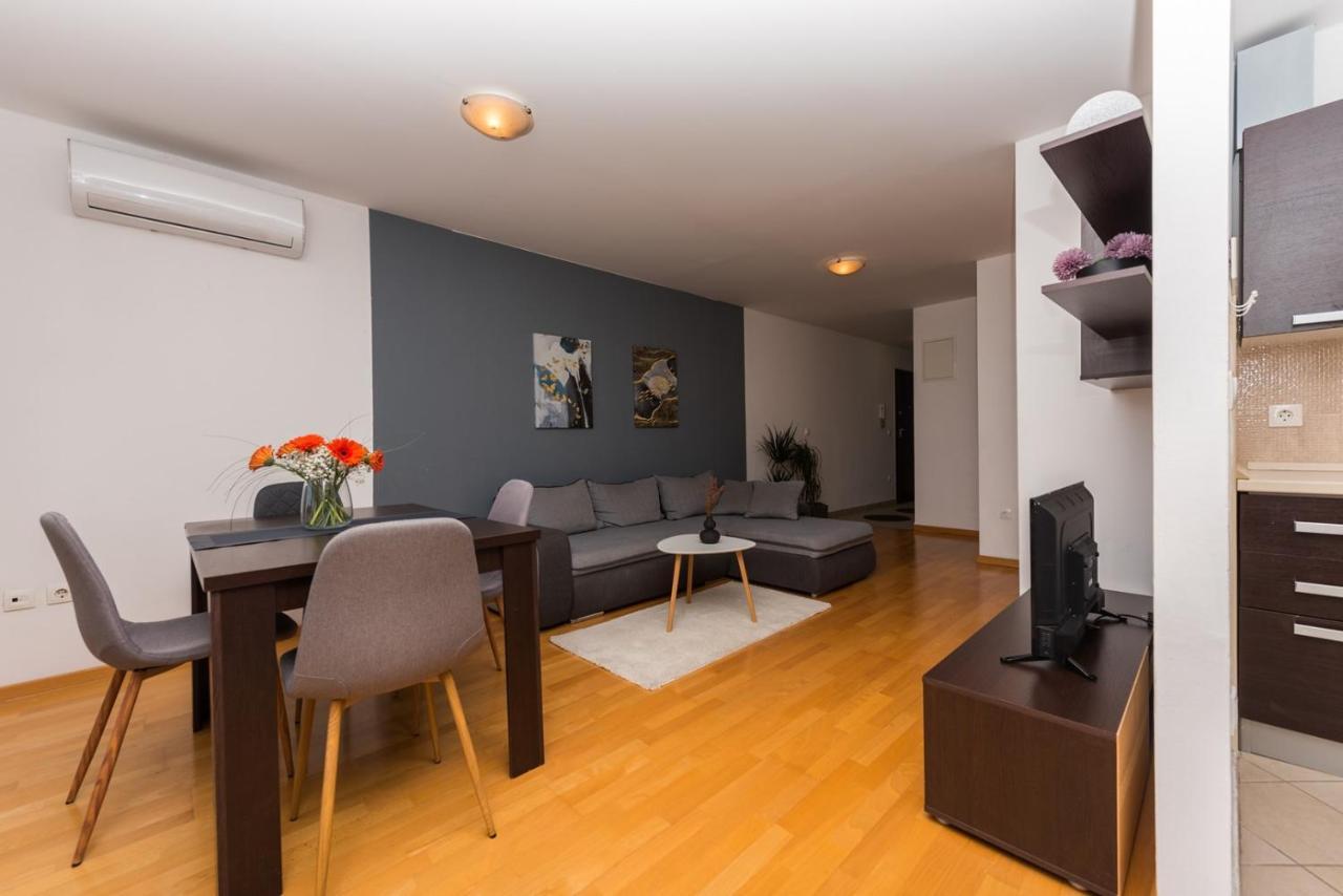 Apartment Sea View In Makarska, Free Parking Екстер'єр фото