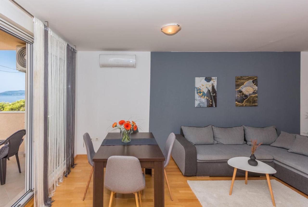 Apartment Sea View In Makarska, Free Parking Екстер'єр фото
